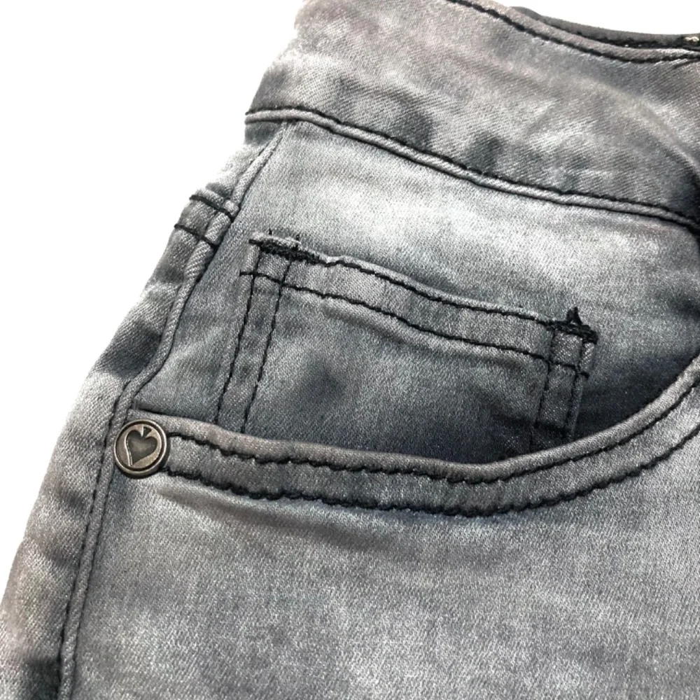 Angel Premium Ruffled Shorts - Picture 3 of 7